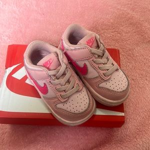 Pink dunks